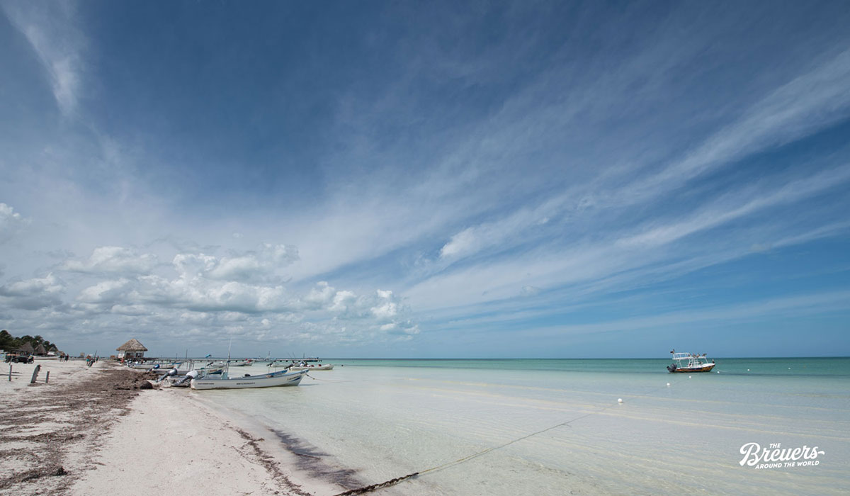 Strand von Holbox auf der Yucatan Halbinsel von Mexiko
