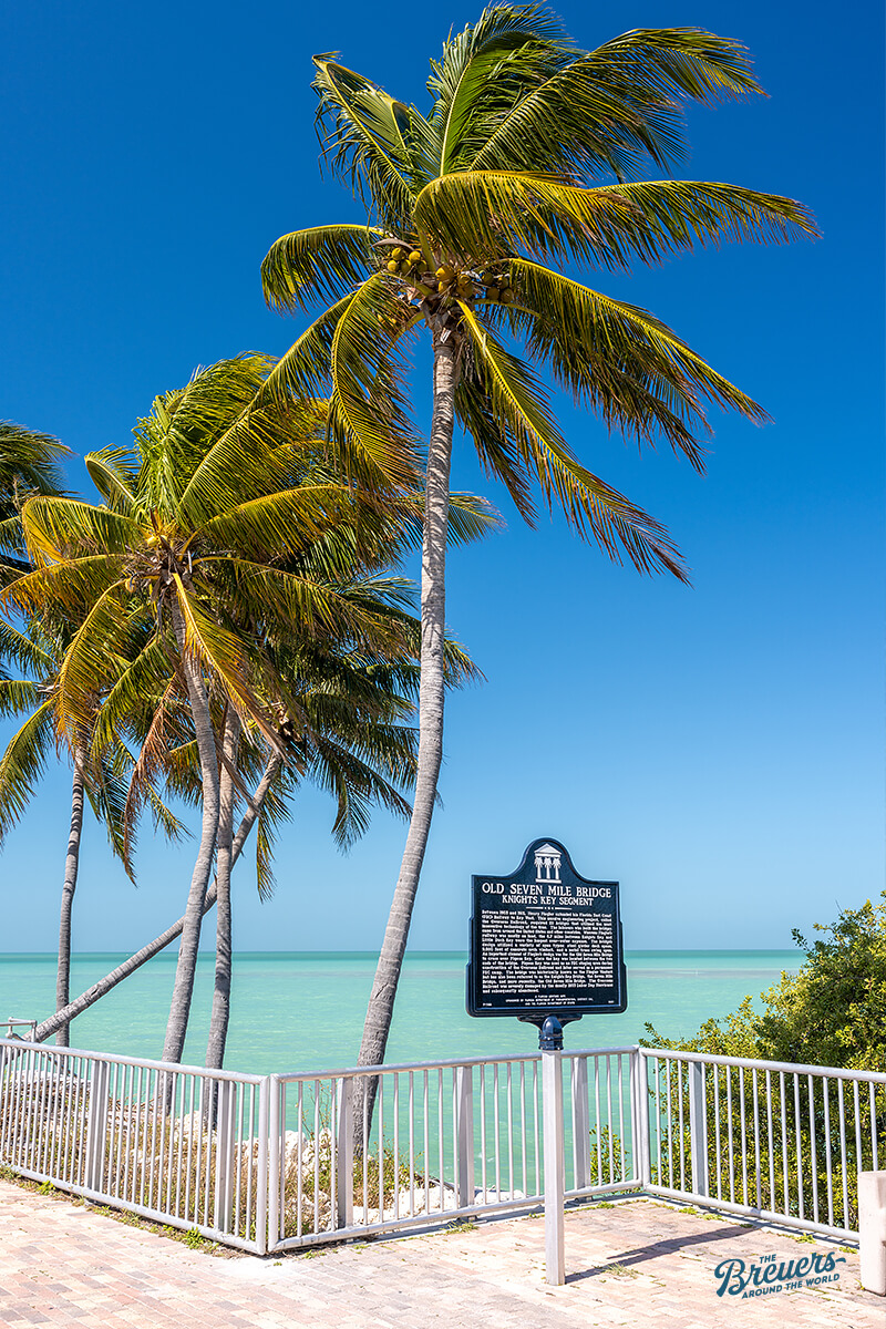Denkmal an der 7 Mile Bridge auf den Florida Keys