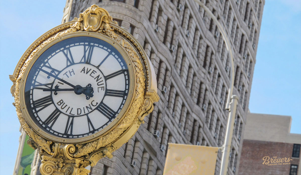 Uhr an der Fifth Avenue in Manhattan